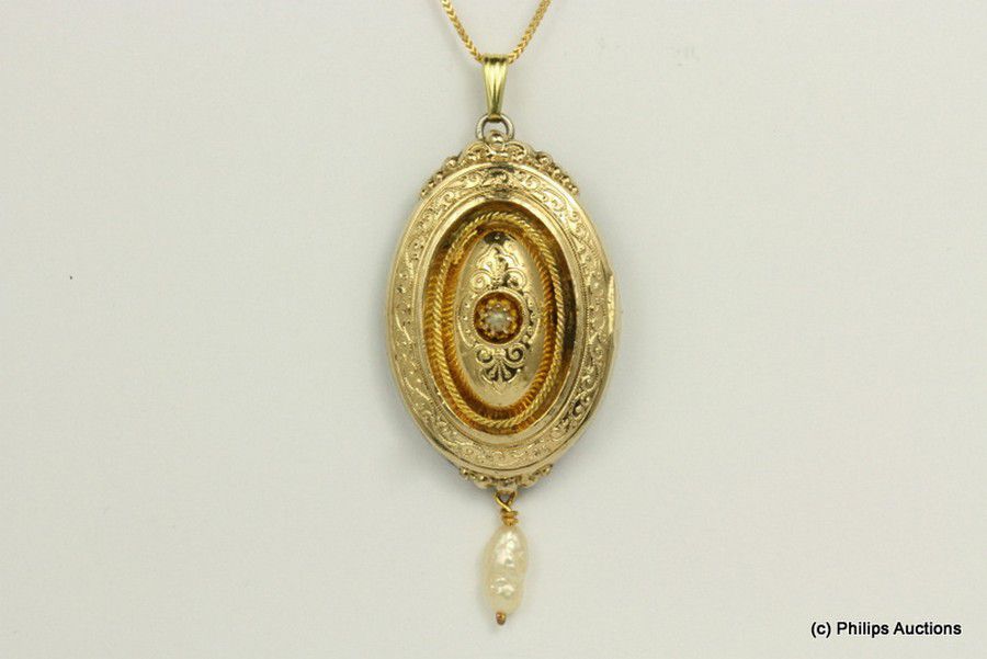 Victorian Mourning Pendant with Pearls and Hair Panel - Pendants ...