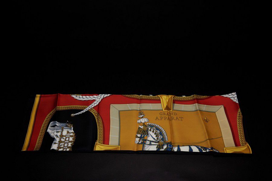 Hermes Grand Apparat Silk Scarf, Red, 90 cm - Shawls, Scarfs & Collars