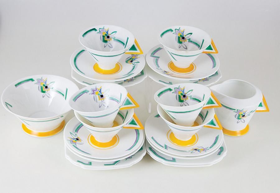 art-deco-vogue-tea-set-with-triangular-handles-shelley-ceramics