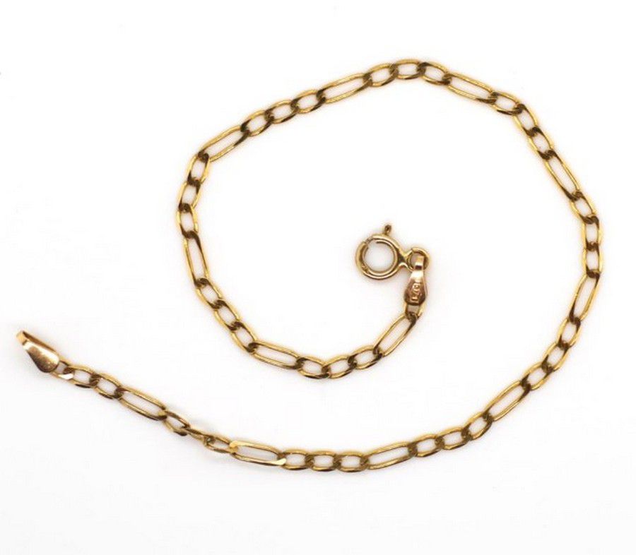thumbnail image 2 of 10K Yellow Gold 2.5mm Figaro Italian Chain Bracelet 9 Inch Mens Womens Lobster Clasp 2 of 4