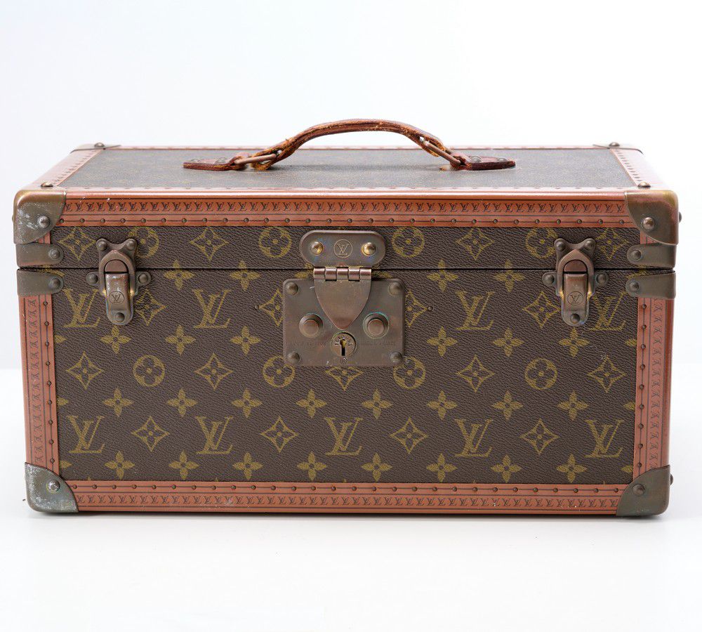 Louis Vuitton Monogram Beauty Case with Mirror - Luggage & Travelling ...
