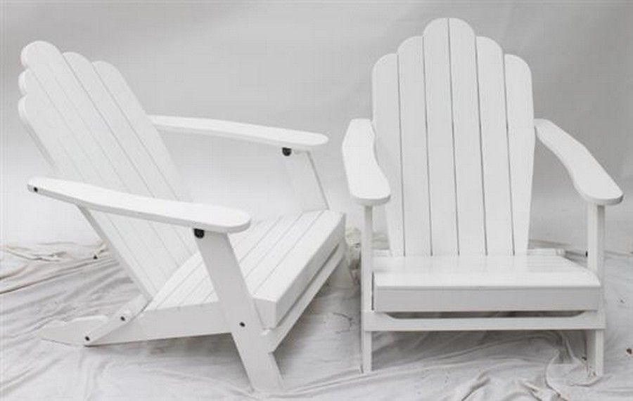 A Pair Of White Wooden Jamie Durie Patio Chairs 81 X 37 83 Decorative Garden Furniture Architectural - Patio Furniture Jamie Durie