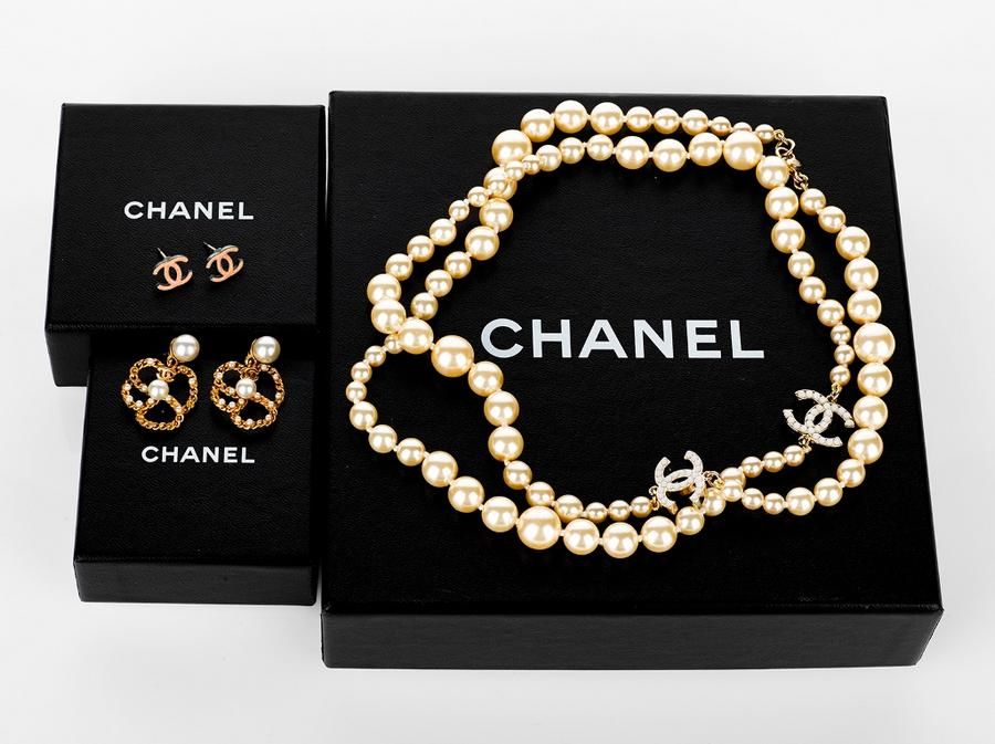 CHANEL, Jewelry, Chanel Pearl Necklace