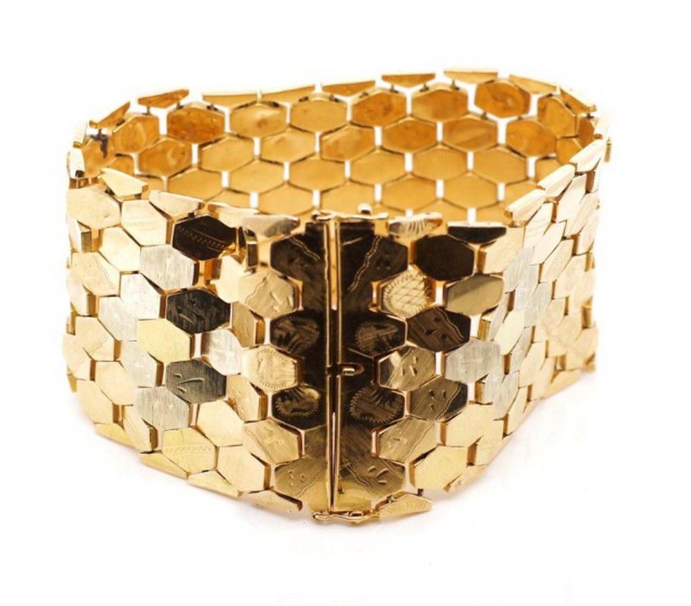 18ct Tri Colour Gold Bracelet with Engraved Hexagonal Panels ...