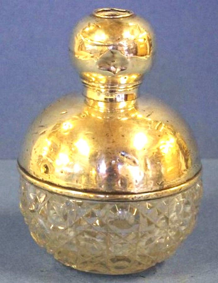 Hobnail Crystal Perfume Bottle, London 1915 Hallmark - Scent Bottles