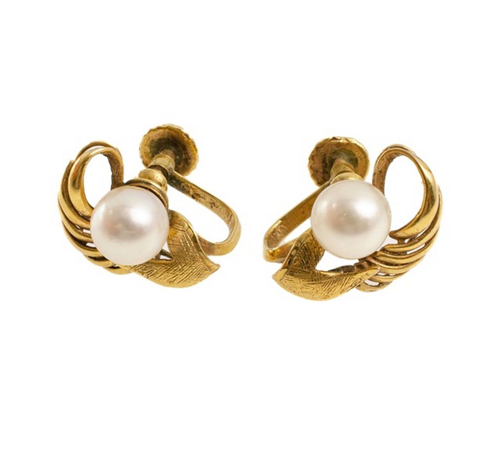 9ct yellow gold pearl earrings, 7 mm cultured pearl screw… - Earrings ...