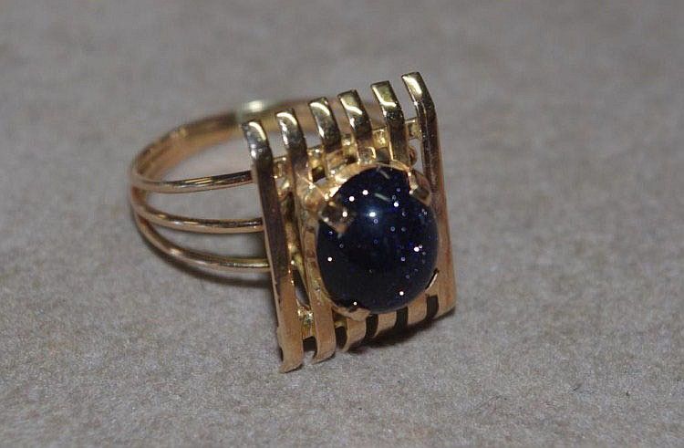 Blue Sandstone Ring in 18ct Gold - 5.5g - Rings - Jewellery