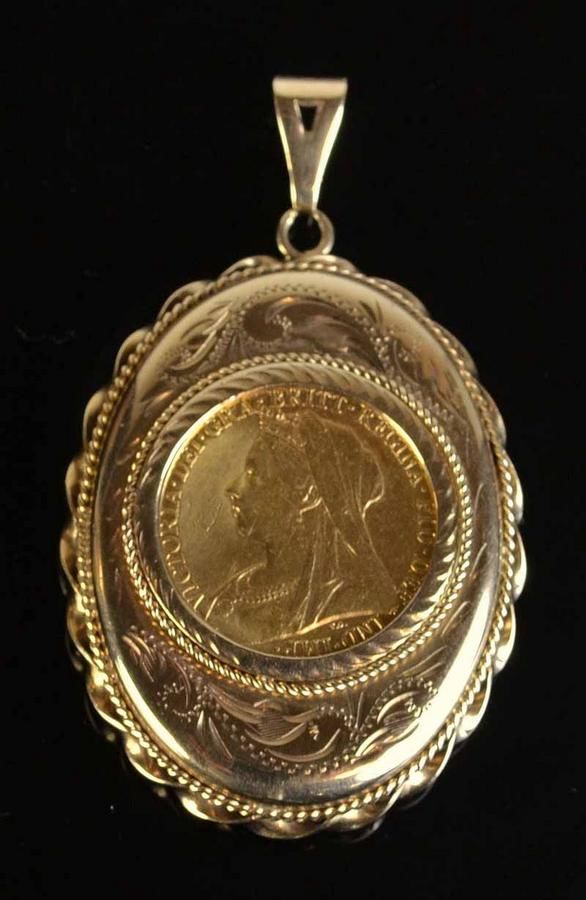 Queen Victoria Sovereign Locket in 9ct Yellow Gold - Pendants/Lockets ...