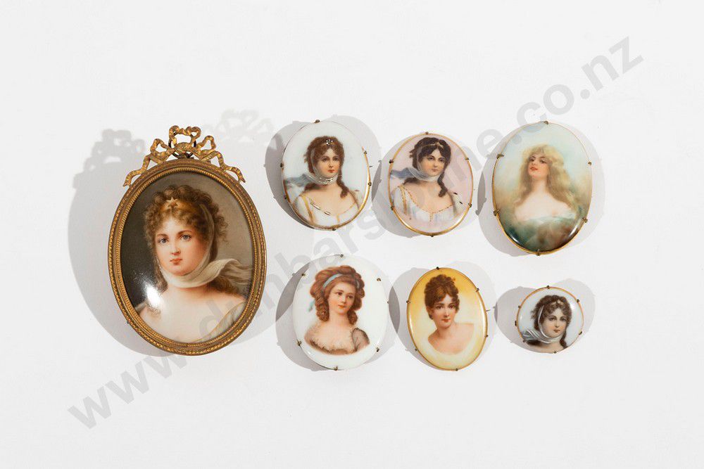 Lot De 3 Broches Portrait Ancien - Style Homme 1875, Métal Argenté - Occasion