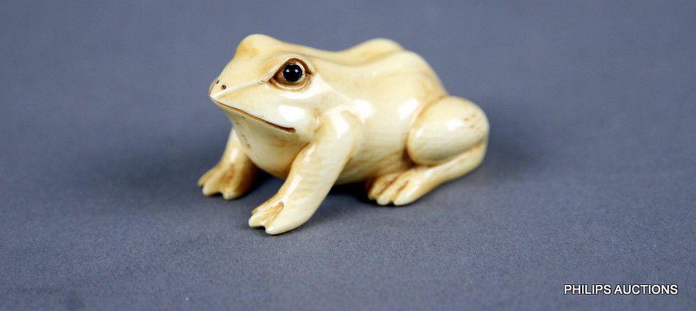 Signed Ivory Frog Netsuke, Mid 20th Century - Netsuke - Oriental