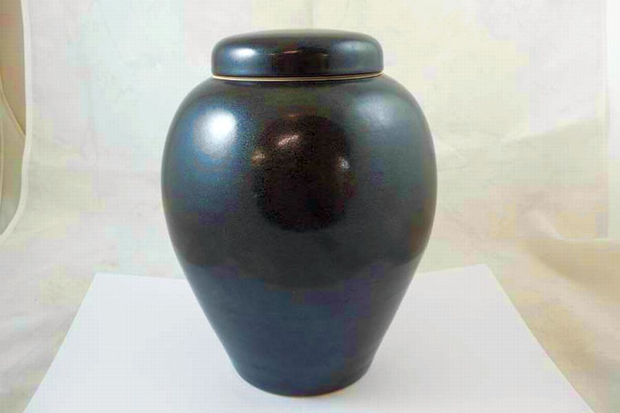 Oil Spot Lidded Jar by Suleyman Saba