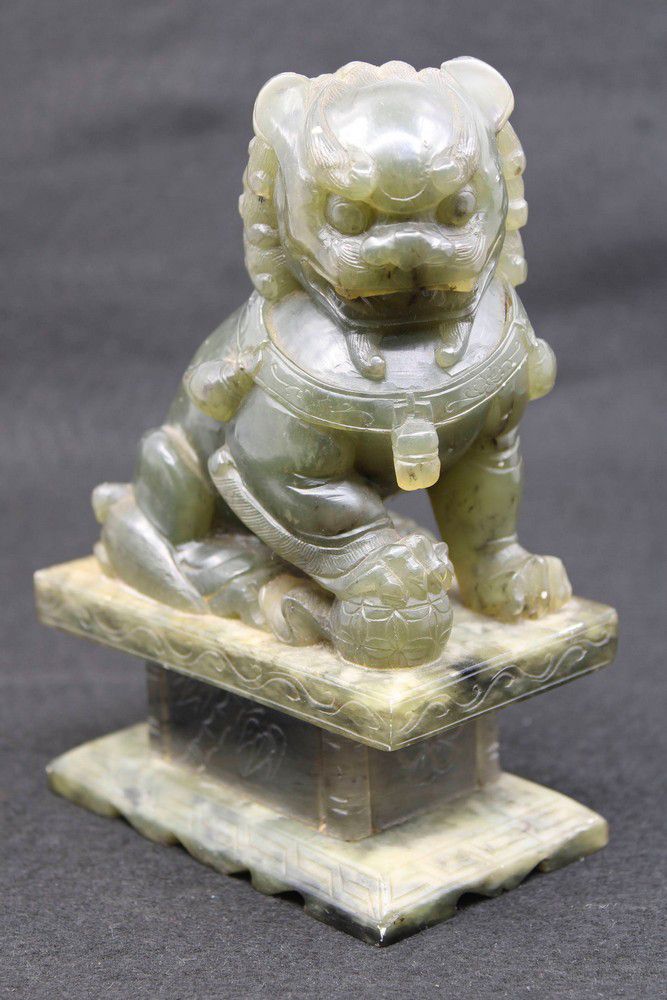 Carved soapstone Foo dog, 15 cm high, - Zother