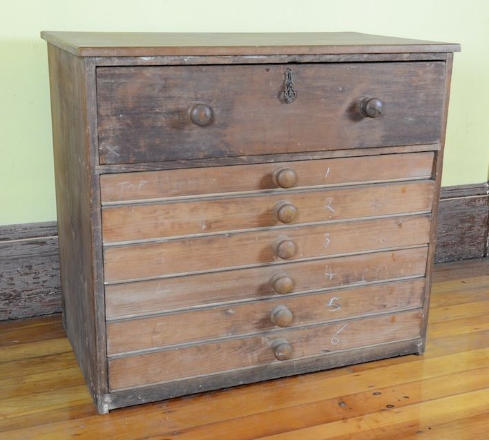 An Australian plan chest 19th century with one deep 