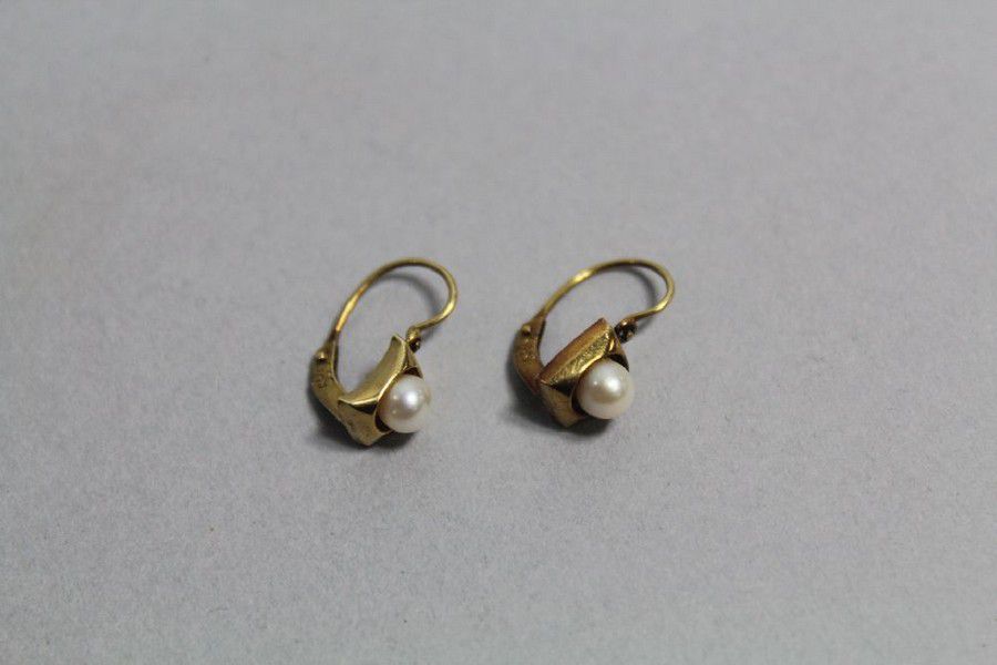 585 Marked Pearl Earrings in 14ct Yellow Gold - Earrings - Jewellery