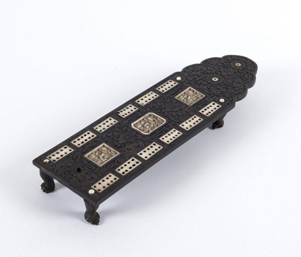 Chinese Ebony and Ivory Cribbage Board, 19th Century Ivory Oriental