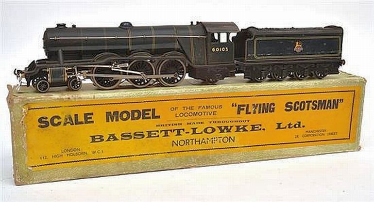 Electric Flying Scotsman Locomotive And Tender By Bassett Lowke 