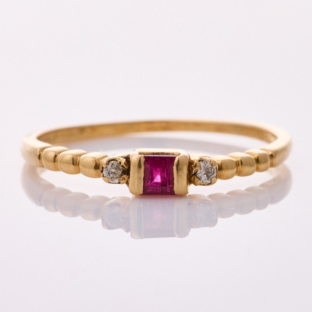 Vintage 14ct Yellow Gold Ring with Ruby and Diamonds - Rings - Jewellery