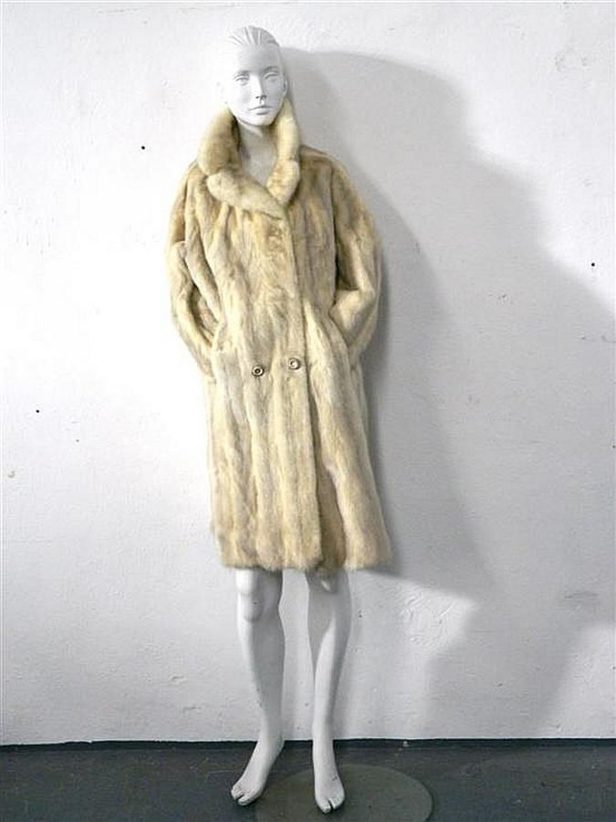Vintage Blonde Mink Fur Coat 1960s A Line Cut Furs Costume And Dressing Accessories
