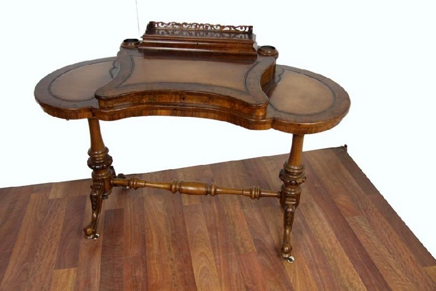A Fine Victorian Walnut Ladies Desk The Hinged Sloping Writing