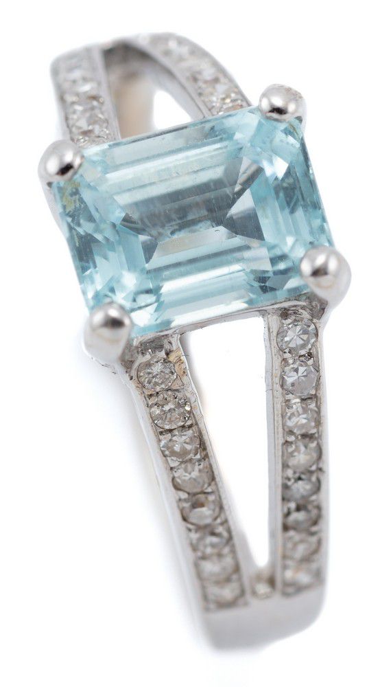 18ct White Gold Aquamarine & Diamond Ring, Size U - Rings - Jewellery