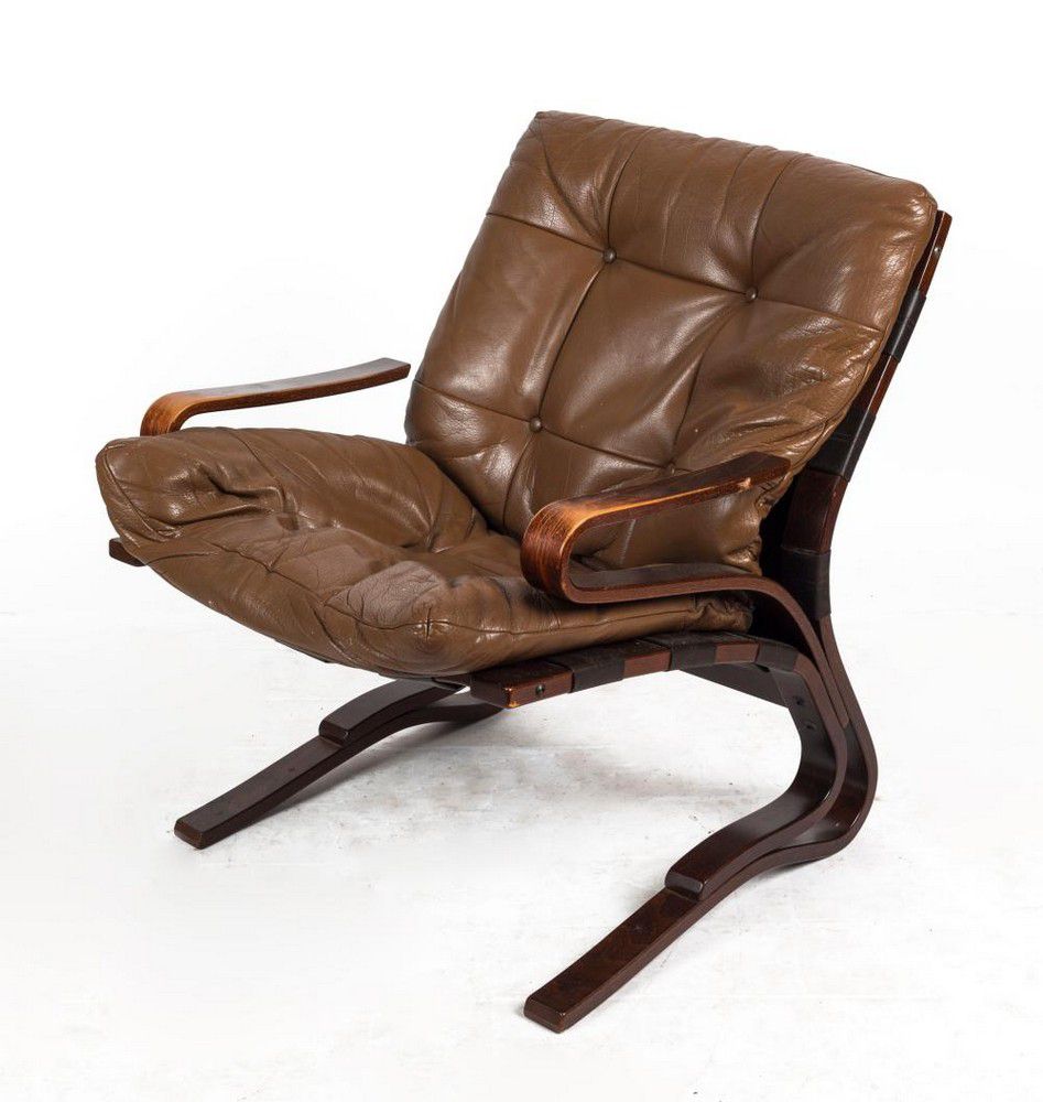 Beautiful view of Scandinavian Brown Leather Armchair For Foyer
